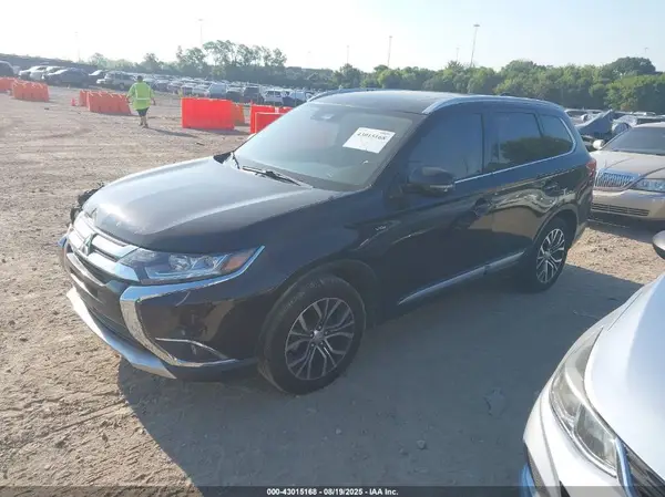 JA4JZ4AX4HZ055646 2017 MITSUBISHI OUTLANDER - Image 2