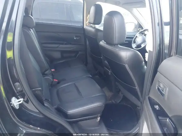 JA4JZ4AX4HZ067067 2017 MITSUBISHI OUTLANDER - Image 8