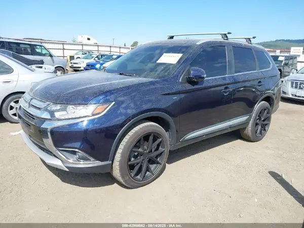 JA4JZ4AX4JJ000845 2018 MITSUBISHI OUTLANDER - Image 2