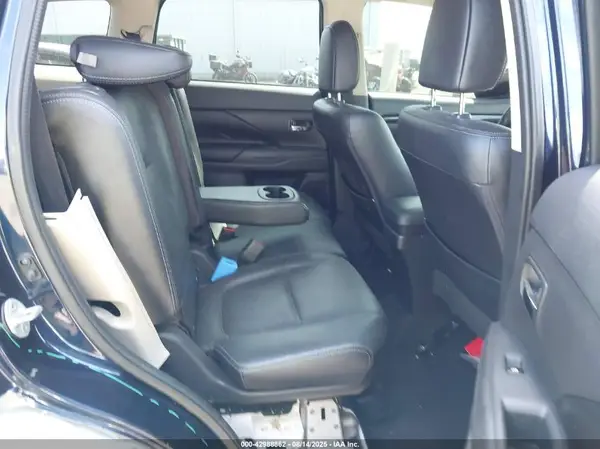 JA4JZ4AX4JJ000845 2018 MITSUBISHI OUTLANDER - Image 8