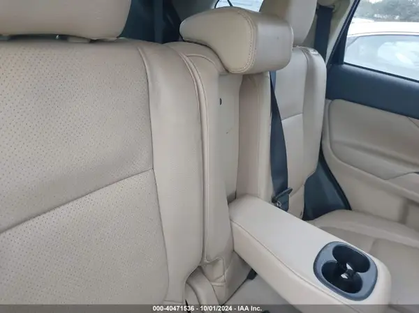 JA4JZ4AX4JJ005947 2018 MITSUBISHI OUTLANDER - Image 8