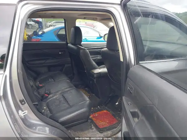 JA4JZ4AX4JZ059721 2018 MITSUBISHI OUTLANDER - Image 8