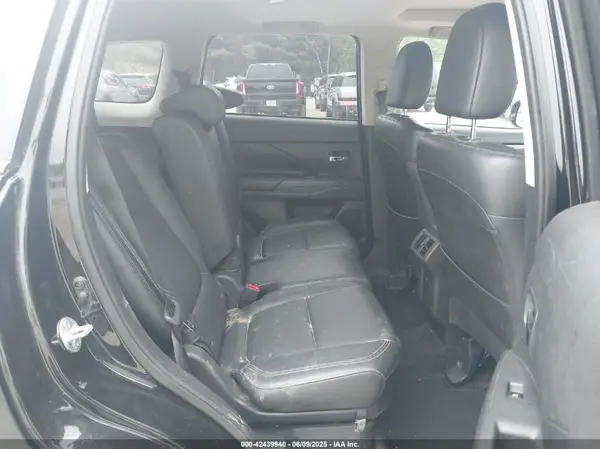 JA4JZ4AX4KZ037414 2019 MITSUBISHI OUTLANDER - Image 8