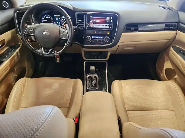JA4JZ4AX5HZ039827 2017 MITSUBISHI OUTLANDER - Image 8
