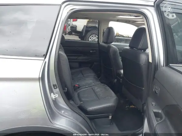JA4JZ4AX6HZ011373 2017 MITSUBISHI OUTLANDER - Image 8