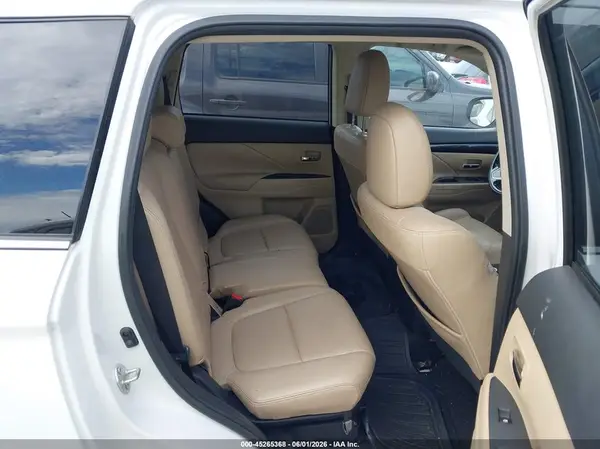 JA4JZ4AX6HZ039867 2017 MITSUBISHI OUTLANDER - Image 8