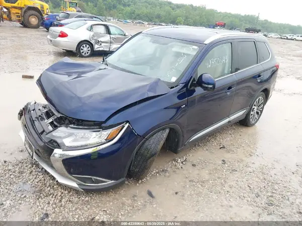 JA4JZ4AX6JZ054133 2018 MITSUBISHI OUTLANDER - Image 2