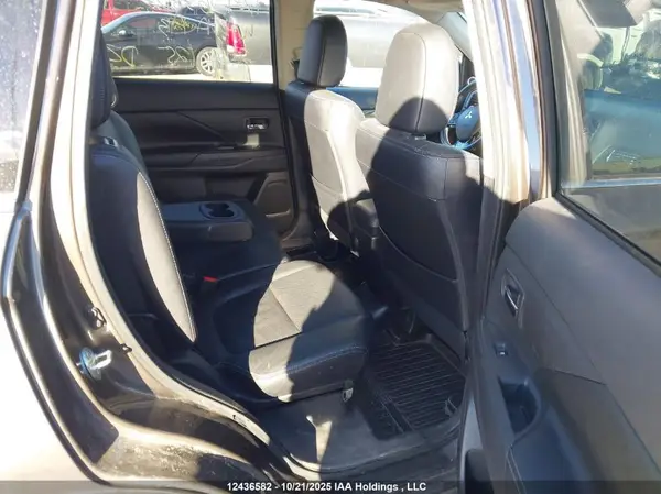 JA4JZ4AX6JZ607217 2018 MITSUBISHI OUTLANDER - Image 8