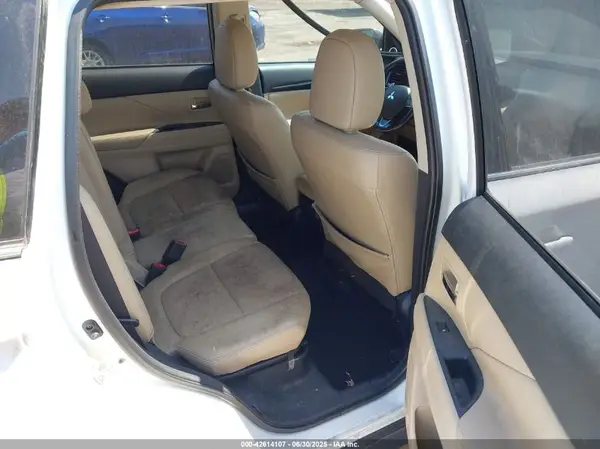 JA4JZ4AX7HZ003055 2017 MITSUBISHI OUTLANDER - Image 8