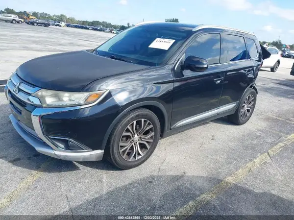 JA4JZ4AX7HZ057696 2017 MITSUBISHI OUTLANDER - Image 2