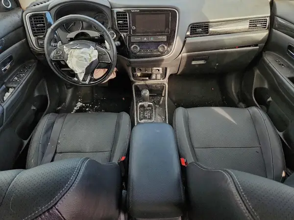 JA4JZ4AX7JZ015521 2018 MITSUBISHI OUTLANDER - Image 8
