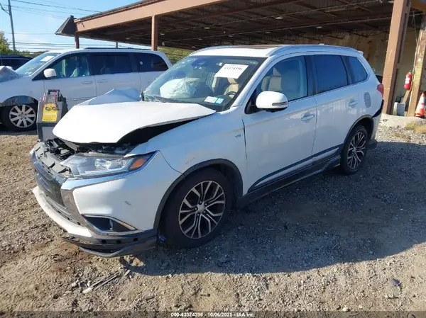 JA4JZ4AX8HZ056024 2017 MITSUBISHI OUTLANDER - Image 2
