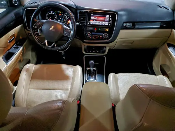 JA4JZ4AX8JZ000381 2018 MITSUBISHI OUTLANDER - Image 8