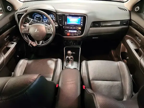 JA4JZ4AX8JZ064856 2018 MITSUBISHI OUTLANDER - Image 8