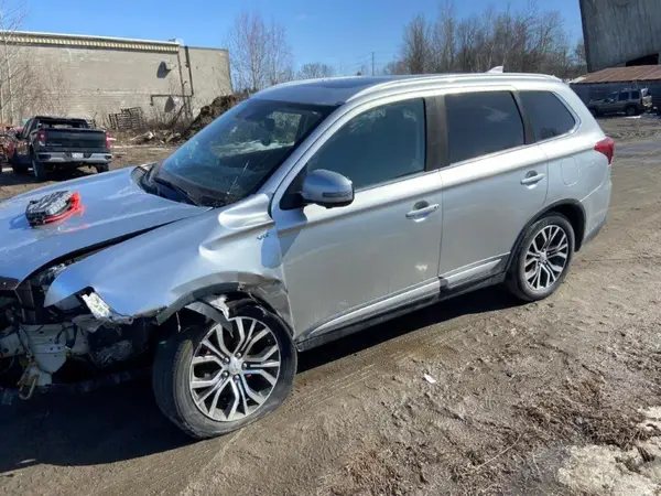 JA4JZ4AX9JZ601105 2018 MITSUBISHI OUTLANDER - Image 1