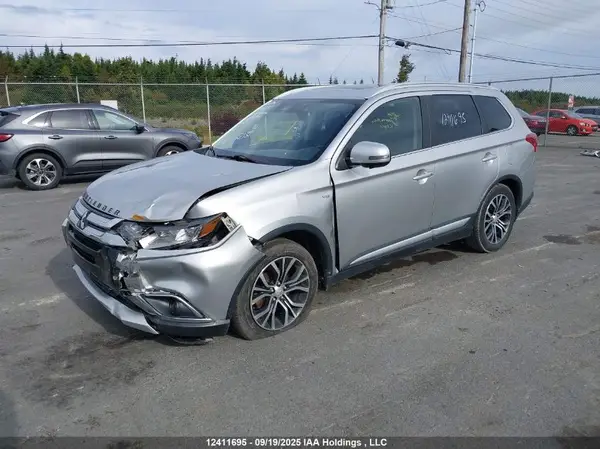 JA4JZ4AX9JZ614260 2018 MITSUBISHI OUTLANDER - Image 2