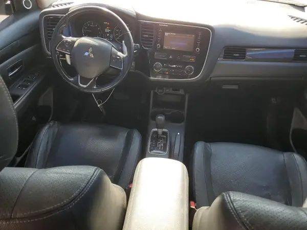 JA4JZ4AXXGZ005963 2016 MITSUBISHI OUTLANDER - Image 8