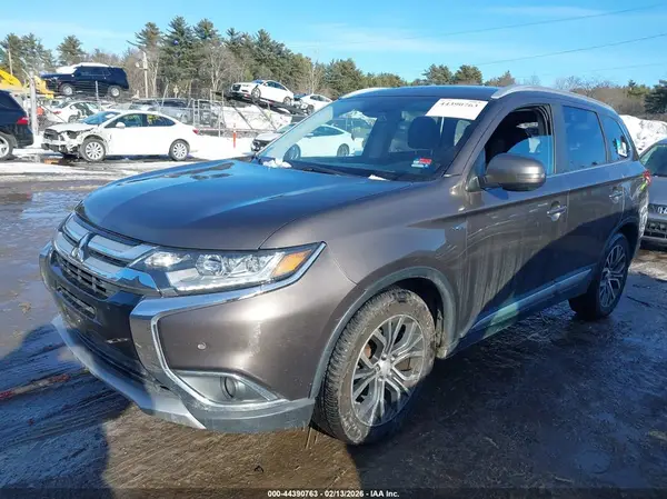 JA4JZ4AXXGZ043774 2016 MITSUBISHI OUTLANDER - Image 2