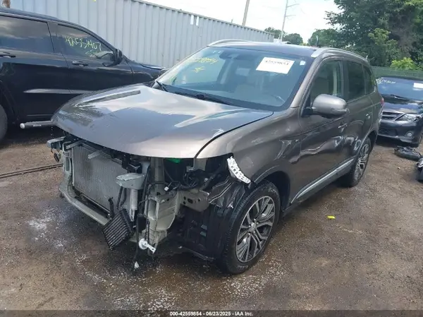 JA4JZ4AXXHZ056963 2017 MITSUBISHI OUTLANDER - Image 2