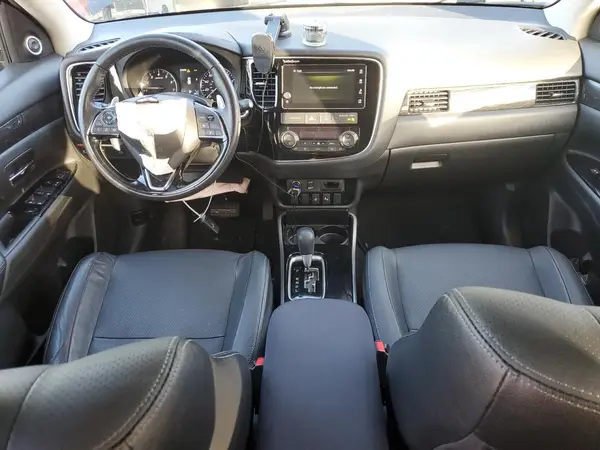 JA4JZ4AXXJJ001675 2018 MITSUBISHI OUTLANDER - Image 8