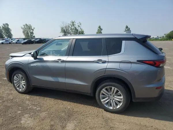 JA4T5TA94PZ622131 2023 MITSUBISHI OUTLANDER - Image 2