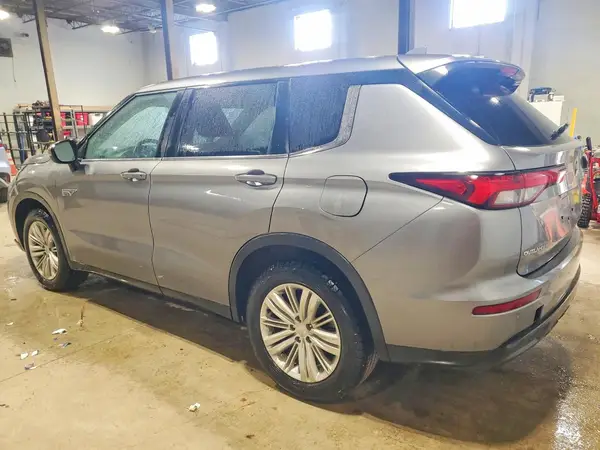JA4T5TA98PZ622259 2023 MITSUBISHI OUTLANDER - Image 2