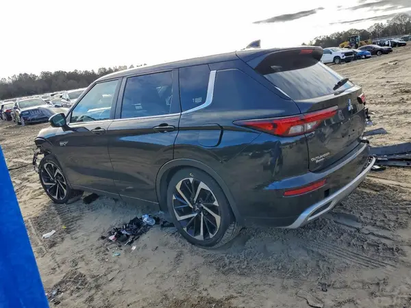 JA4T5UA91PZ017134 2023 MITSUBISHI OUTLANDER - Image 2