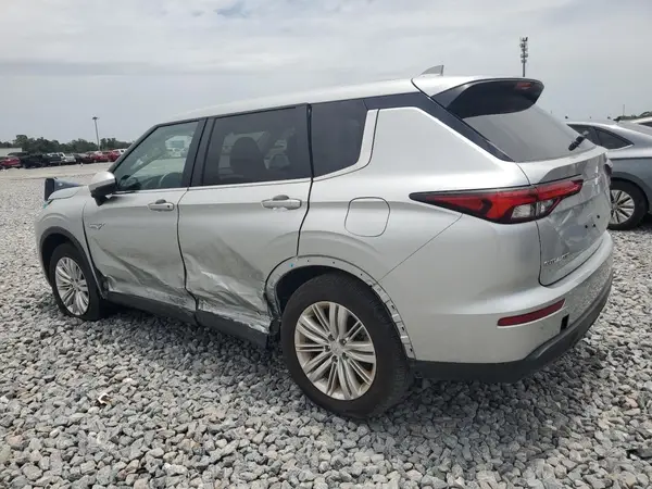 JA4T5UA93RZ034410 2024 MITSUBISHI OUTLANDER - Image 2