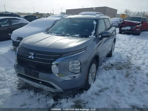 JA4T5UA94PZ613516 2023 MITSUBISHI OUTLANDER - Image 2
