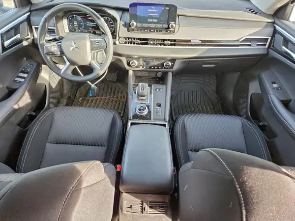 JA4T5UA94SZ000501 2025 MITSUBISHI OUTLANDER - Image 8