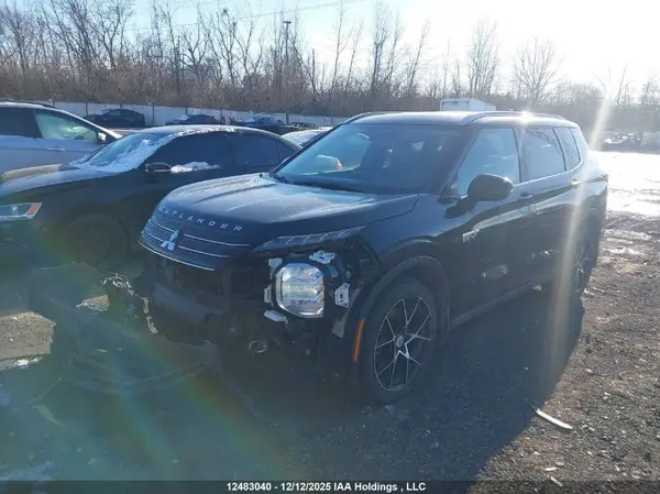 JA4T5UA95PZ621706 2023 MITSUBISHI OUTLANDER - Image 2