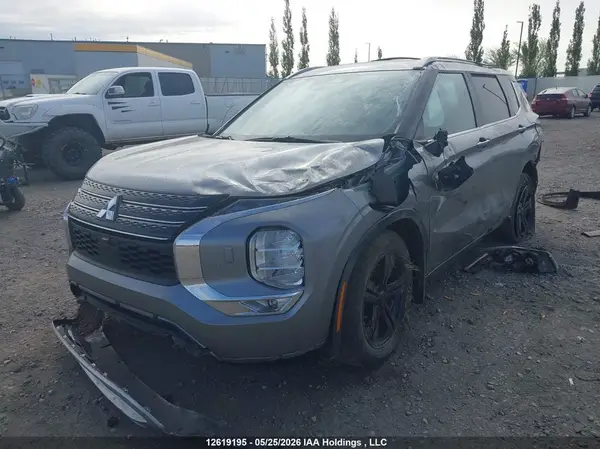 JA4T5UA99PZ612751 2023 MITSUBISHI OUTLANDER - Image 2