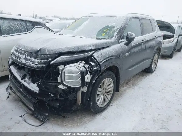 JA4T5VA90SZ604908 2025 MITSUBISHI OUTLANDER - Image 2