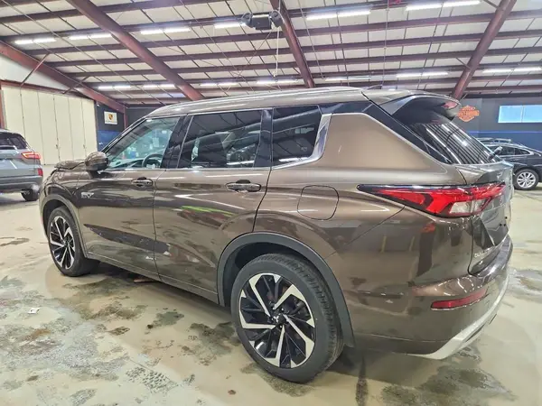 JA4T5VA91PZ062547 2023 MITSUBISHI OUTLANDER - Image 2