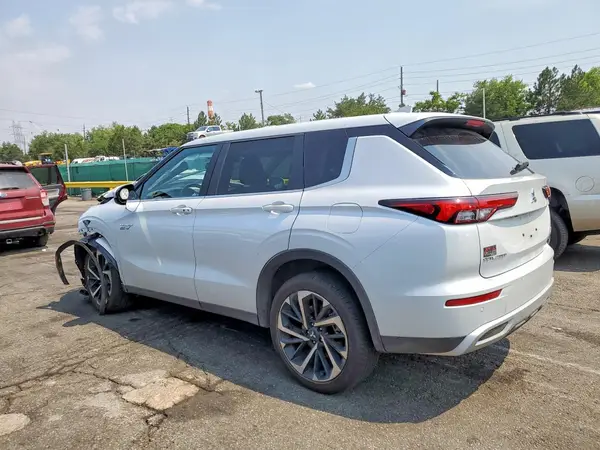 JA4T5VA91SZ002440 2025 MITSUBISHI OUTLANDER - Image 2
