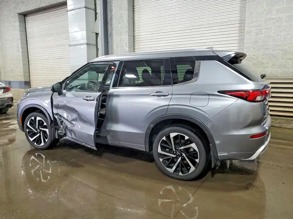 JA4T5VA93PZ062856 2023 MITSUBISHI OUTLANDER - Image 2