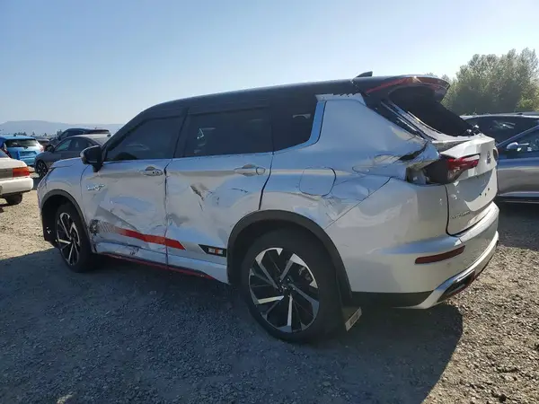 JA4T5VA93RZ064996 2024 MITSUBISHI OUTLANDER - Image 2