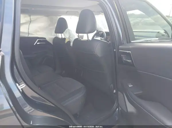 JA4T5VA93SZ010944 2025 MITSUBISHI OUTLANDER - Image 8