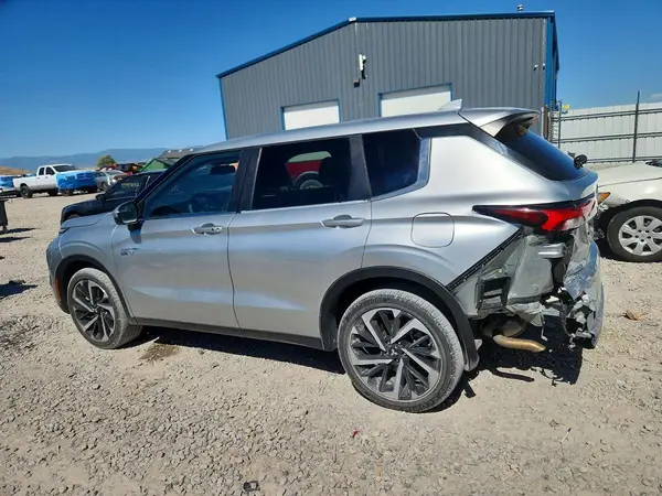 JA4T5VA94RZ020277 2024 MITSUBISHI OUTLANDER - Image 2