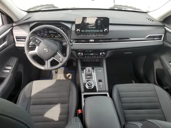 JA4T5VA94SZ001654 2025 MITSUBISHI OUTLANDER - Image 8