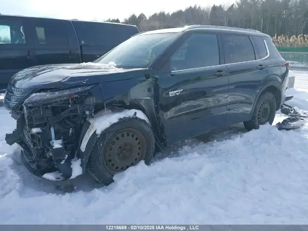 JA4T5VA95PZ622473 2023 MITSUBISHI OUTLANDER - Image 2