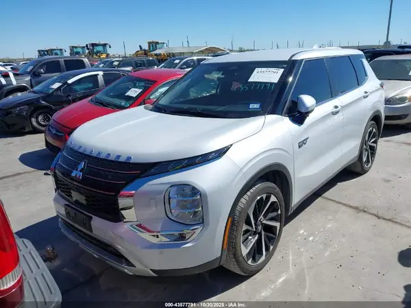 JA4T5VA95RZ024502 2024 MITSUBISHI OUTLANDER - Image 2