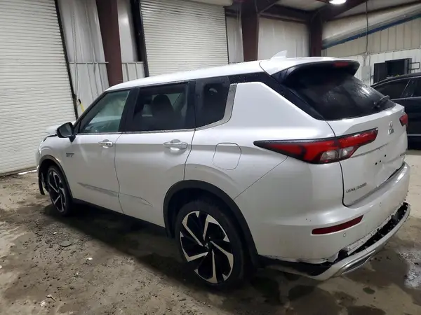 JA4T5VA95SZ034520 2025 MITSUBISHI OUTLANDER - Image 2
