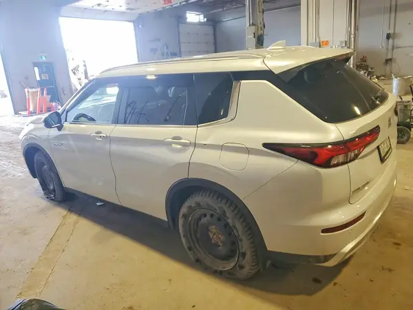 JA4T5VA95SZ601034 2025 MITSUBISHI OUTLANDER - Image 2