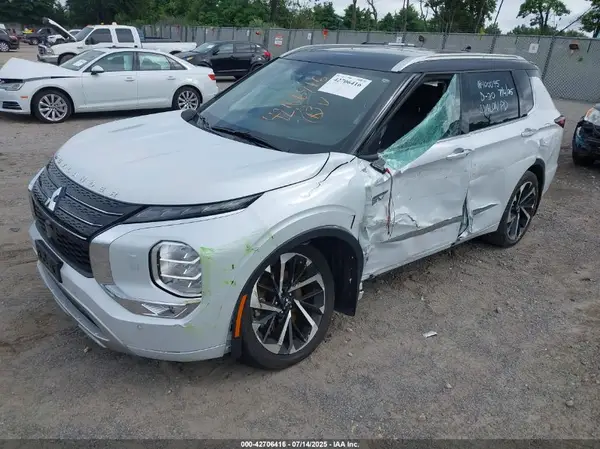 JA4T5VA96PZ017166 2023 MITSUBISHI OUTLANDER - Image 2