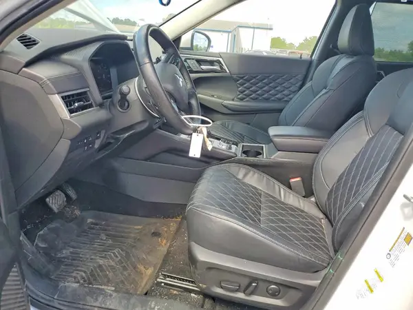 JA4T5VA96PZ038793 2023 MITSUBISHI OUTLANDER - Image 2