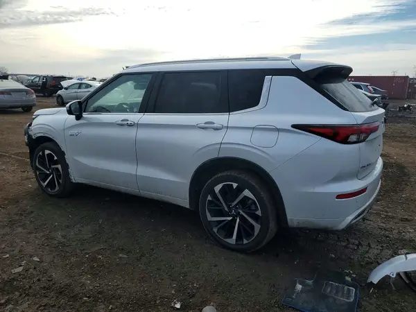JA4T5VA96PZ058266 2023 MITSUBISHI OUTLANDER - Image 2