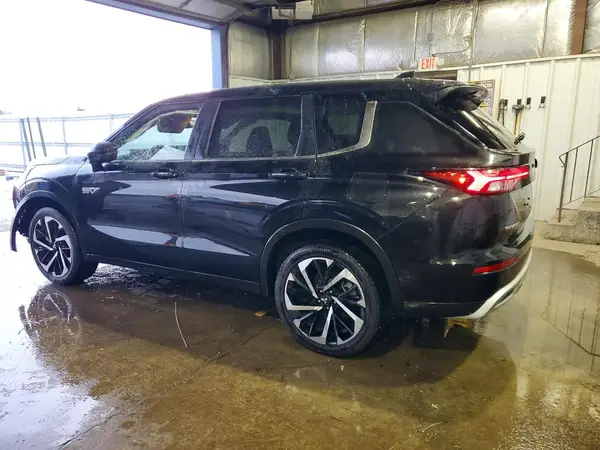 JA4T5VA96SZ010744 2025 MITSUBISHI OUTLANDER - Image 2