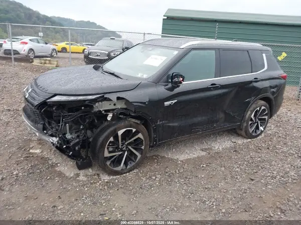JA4T5VA97PZ034428 2023 MITSUBISHI OUTLANDER - Image 2