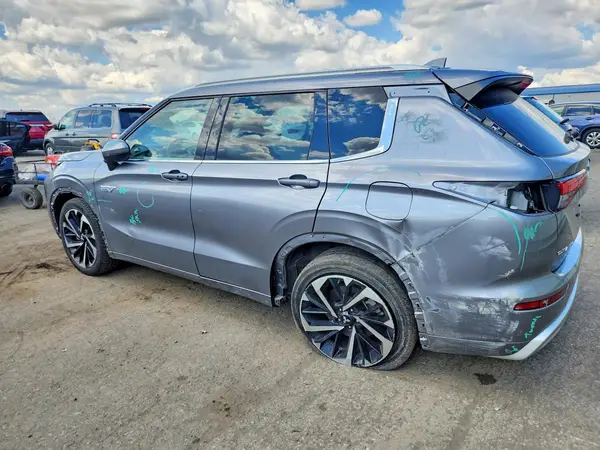 JA4T5VA98PZ016178 2023 MITSUBISHI OUTLANDER - Image 2